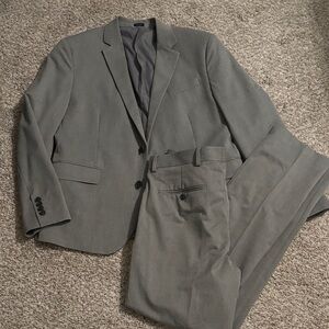 Men's Gray Suit 42S, 32x32